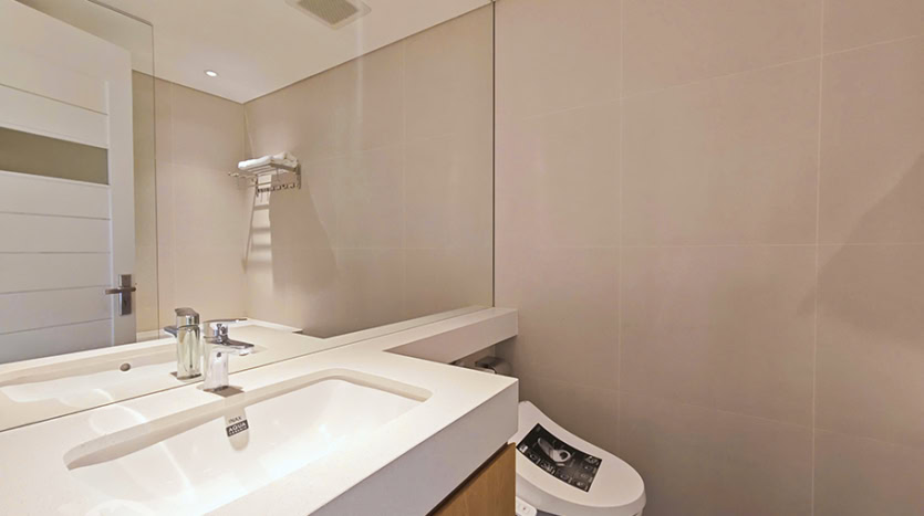 New 3 beds furnished flat to rent in Tay Ho