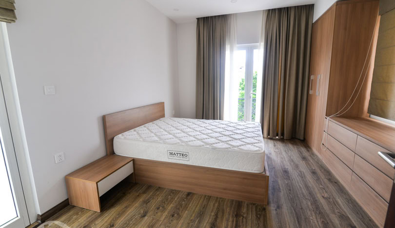 Partly Furnished House for Lease in Vinhomes Riverside