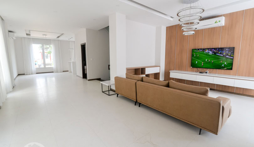 Partly Furnished House for Lease in Vinhomes Riverside
