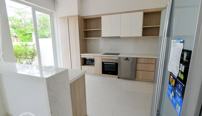 Partly Furnished House for Lease in Vinhomes Riverside