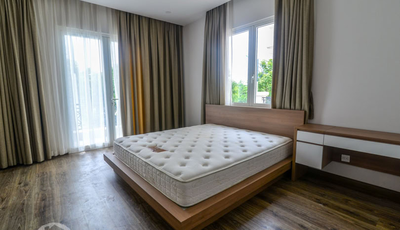 Partly Furnished House for Lease in Vinhomes Riverside