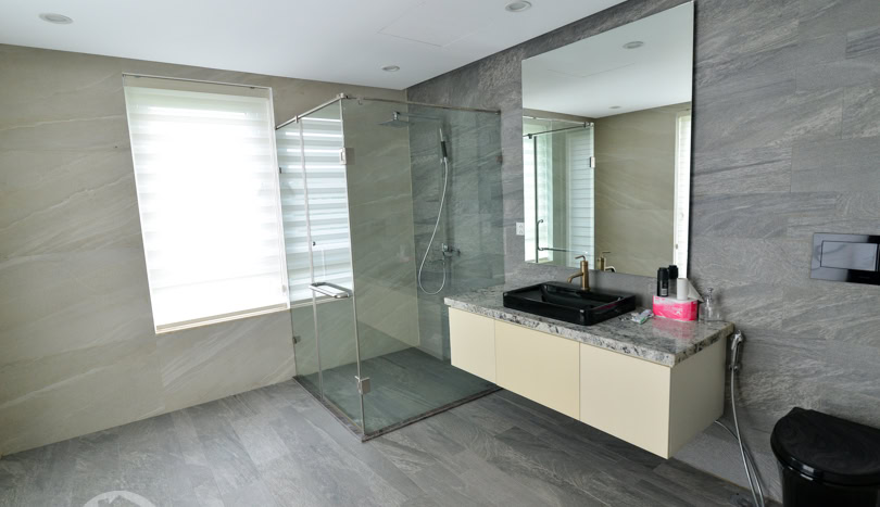 Villa with Private Garden for Rent in Vinhomes Riverside