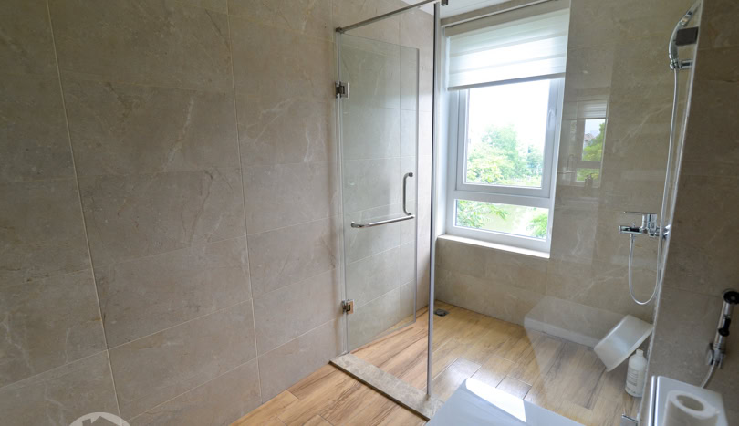 Villa with Private Garden for Rent in Vinhomes Riverside
