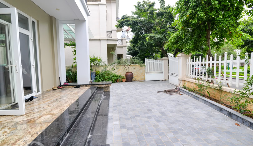 Villa with Private Garden for Rent in Vinhomes Riverside