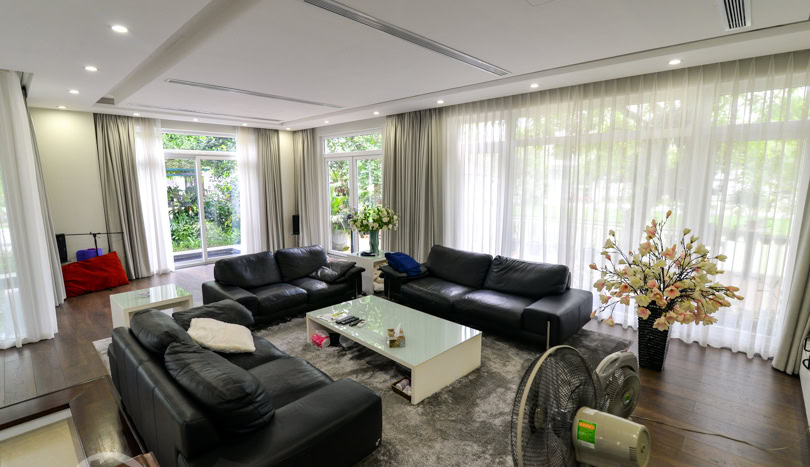 Villa with Private Garden for Rent in Vinhomes Riverside