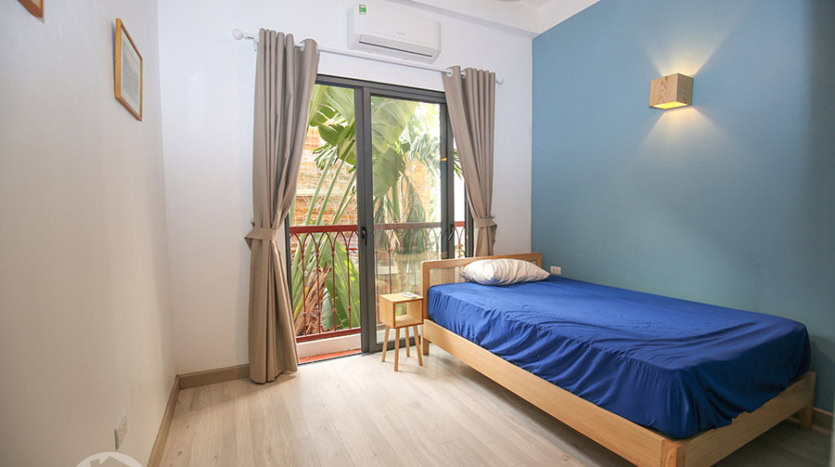 3 beds flat to rent close to LFAY in Long Bien