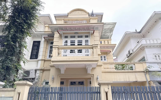 Furnished 6 bedroom villa for rent in Ciputra