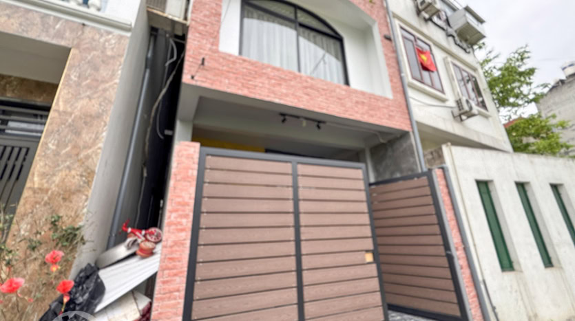 Fully Furnished House for Lease in Bac Cau, Long Bien