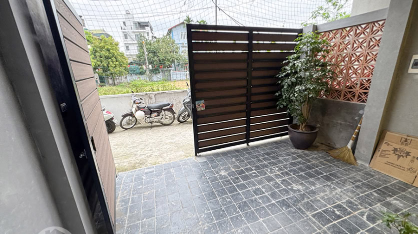 Fully Furnished House for Lease in Bac Cau, Long Bien