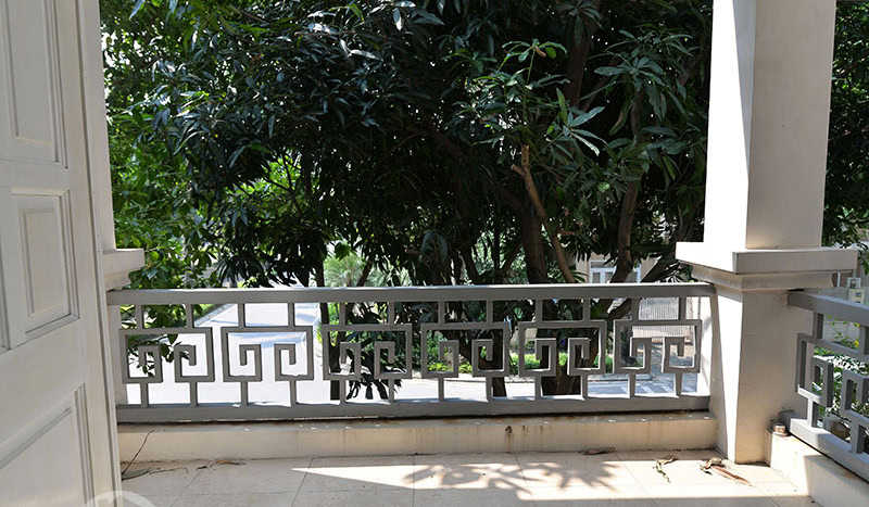 Large 5 bed villa with garden for rent in Ciputra