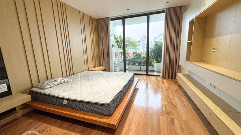 Modern 3-Bedroom Lakefront House for Rent in Long Bien