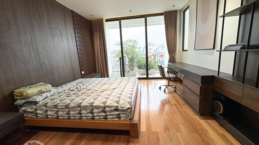 Modern 3-Bedroom Lakefront House for Rent in Long Bien