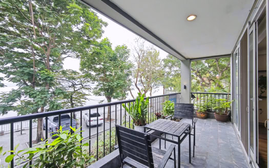 Charming 3 bedroom apartment with lake view in Quang Khanh