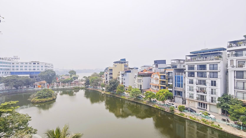 lake view, serviced apartment in Tay Ho for rent
