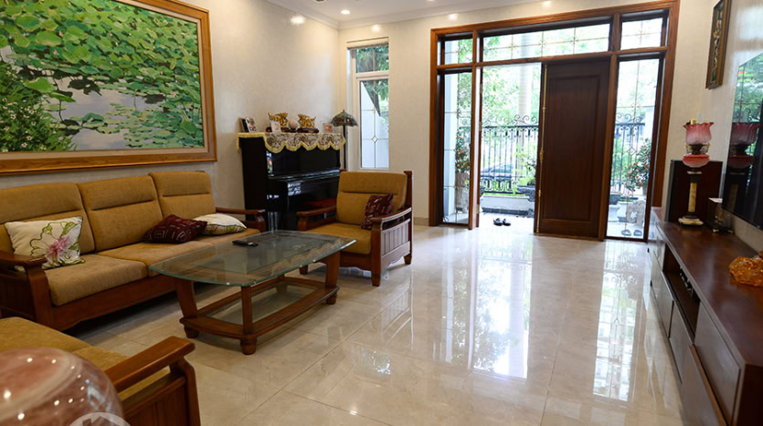 Furnished 5 beds house to let close to UNIS in Ciputra