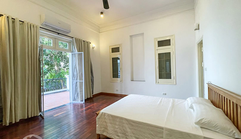 Furnished house for rent in Tay Ho with swimming pool and garden