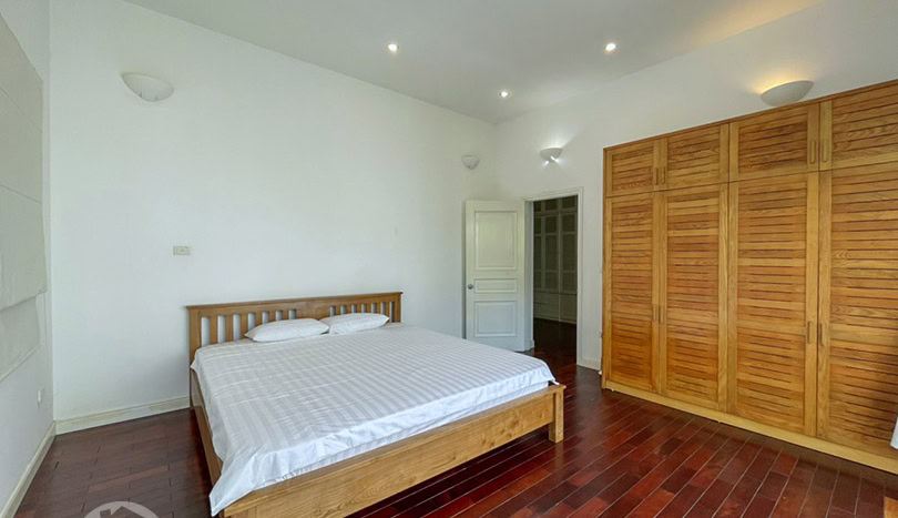 Furnished house for rent in Tay Ho with swimming pool and garden