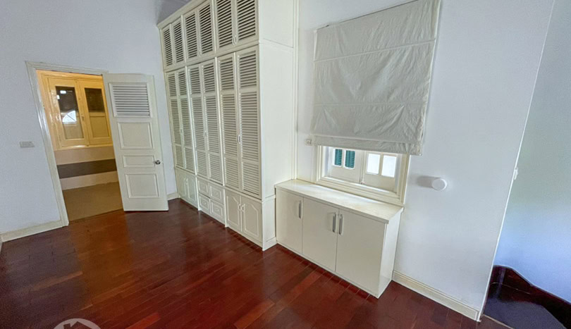 Furnished house for rent in Tay Ho with swimming pool and garden