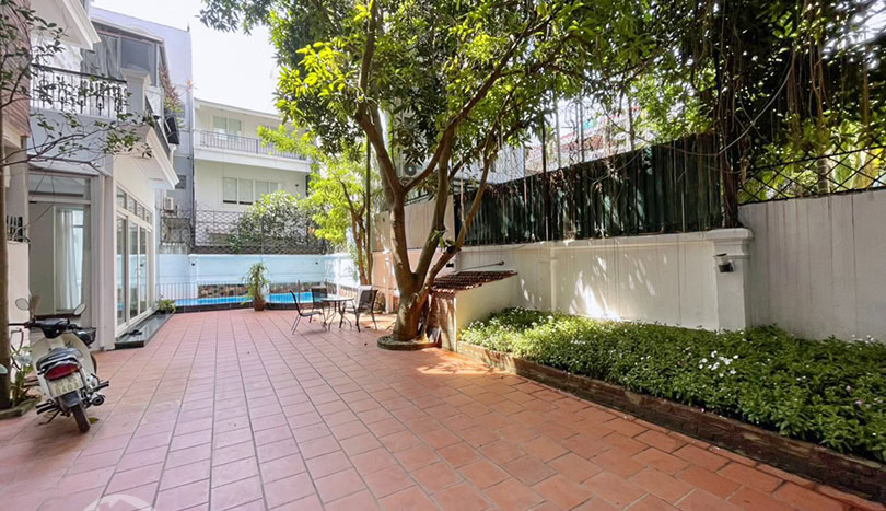 Furnished house for rent in Tay Ho with swimming pool and garden