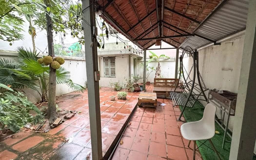 Furnished 5 bed house to rent with outdoor space in Bo De district