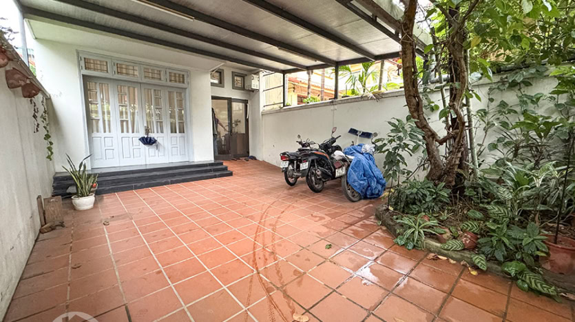 Furnished 5 bed house to rent with outdoor space in Bo De district