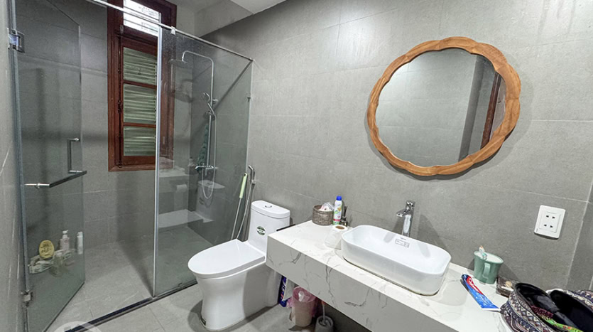 Furnished 5 bed house to rent with outdoor space in Bo De district