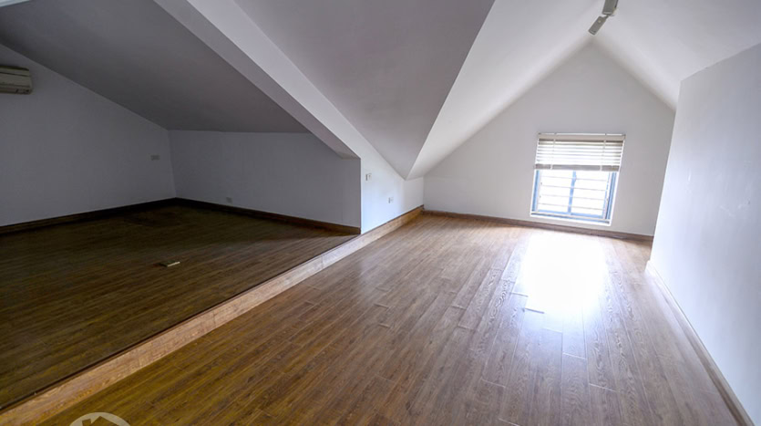 Unfurnished 6-Bedroom House with Garden for Rent in Ciputra