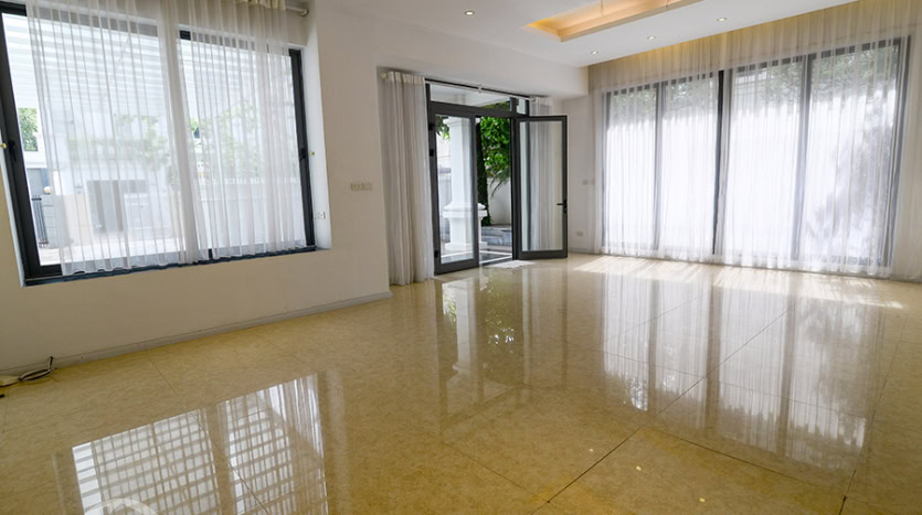 Unfurnished 6-Bedroom House with Garden for Rent in Ciputra