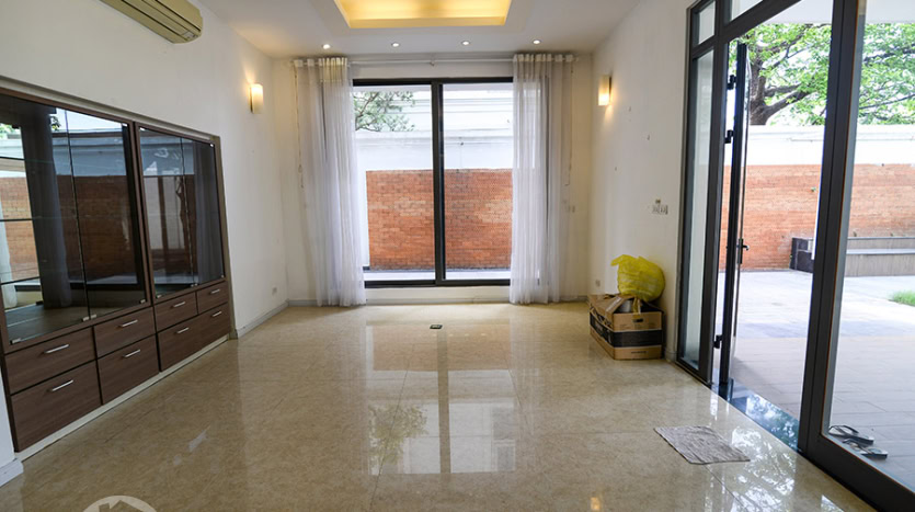 Unfurnished 6-Bedroom House with Garden for Rent in Ciputra