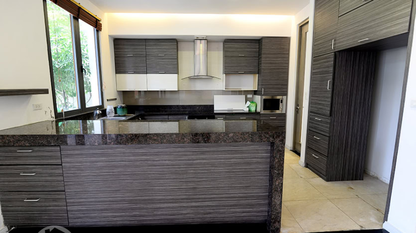 Unfurnished 6-Bedroom House with Garden for Rent in Ciputra