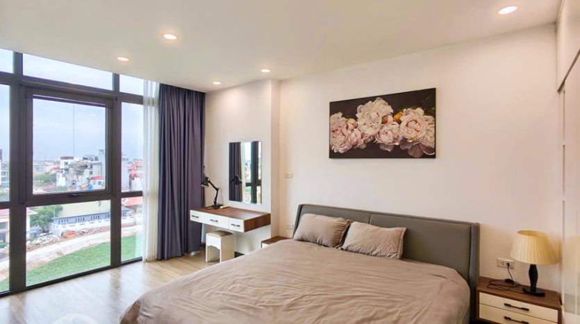 2 bedroom apartment with terrace to rent overlooking Tay Ho lake