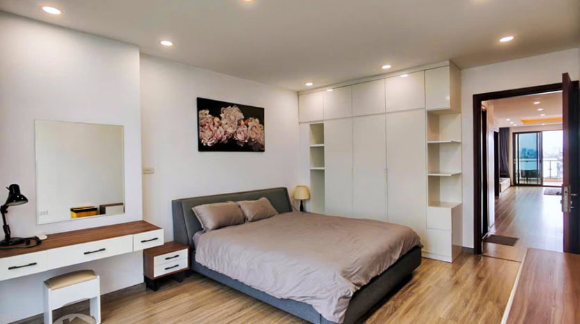 2 bedroom apartment with terrace to rent overlooking Tay Ho lake
