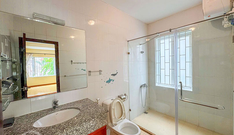 6-Bed Unfurnished House with Swimming Pool for Rent in Tay Ho