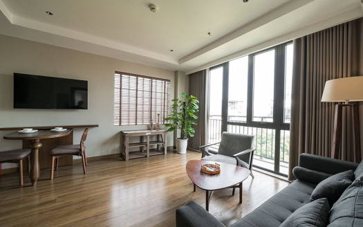 Bright 1 bedroom apartment with balcony for rent in Truc Bach