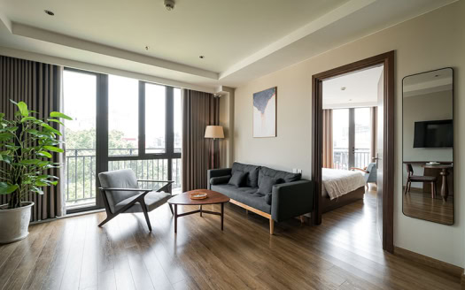 Bright 1 bedroom apartment with balcony for rent in Truc Bach