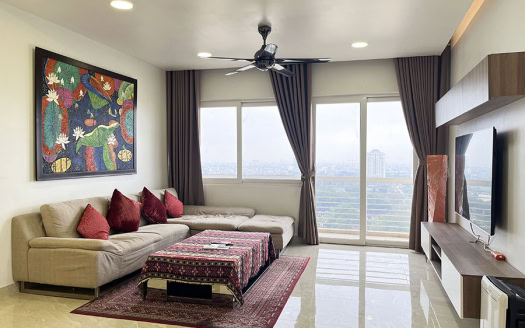 Cozy 3 bedroom apartment for rent in E4 Ciputra