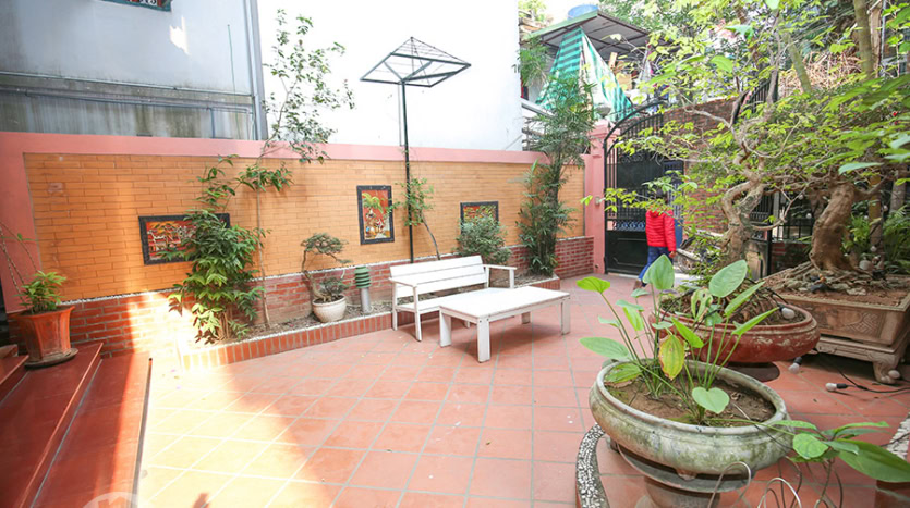 Furnished garden house to rent in Tay Ho 3 bed 3 bath