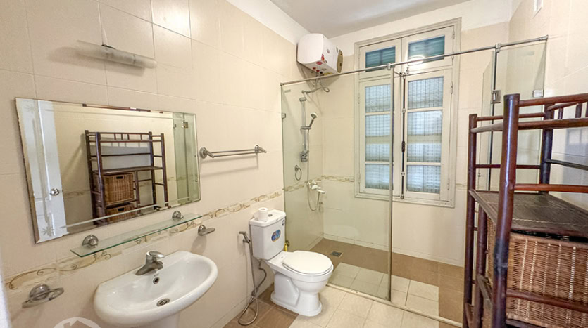 Furnished garden house to rent in Tay Ho 3 bed 3 bath