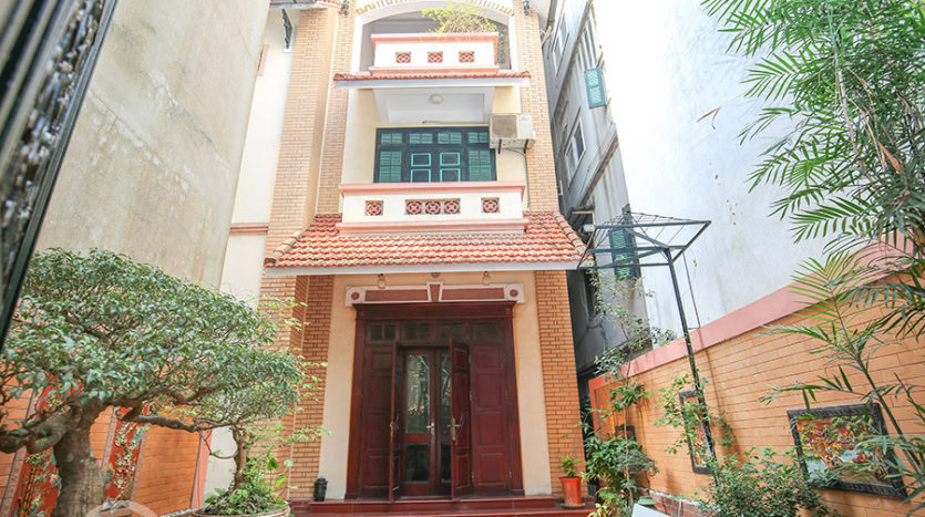 Furnished garden house to rent in Tay Ho 3 bed 3 bath
