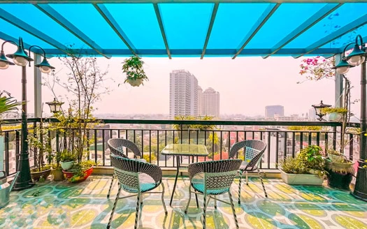 High floor 2 bedroom apartment for rent in To Ngoc Van