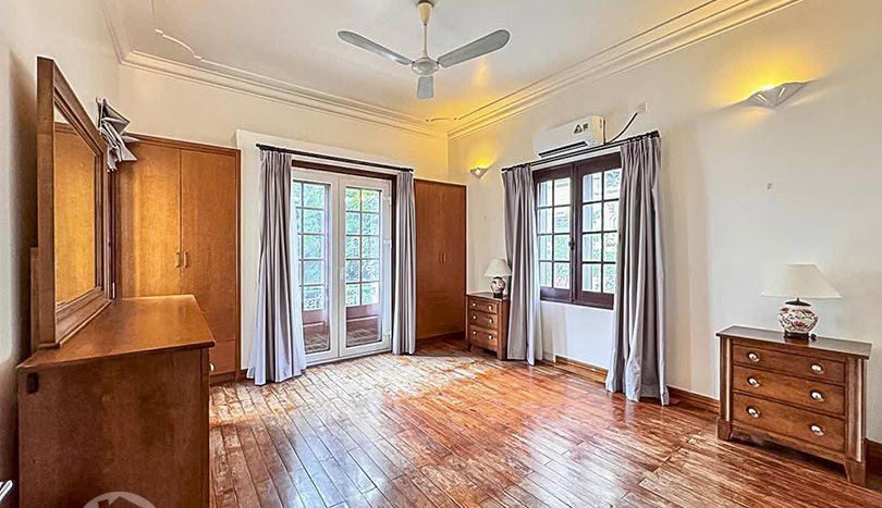 Unfurnished House with Garden & Swimming Pool in Tay Ho