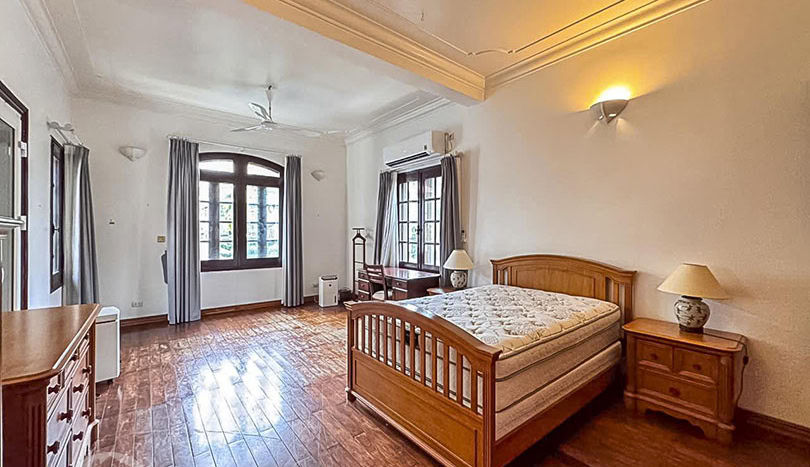 Unfurnished House with Garden & Swimming Pool in Tay Ho