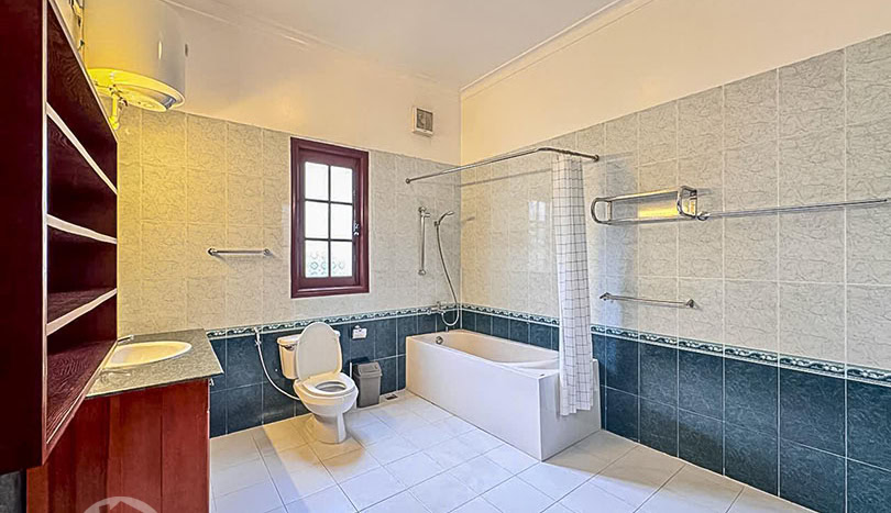 Unfurnished House with Garden & Swimming Pool in Tay Ho