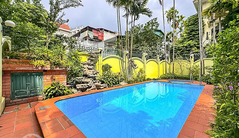 Unfurnished House with Garden & Swimming Pool in Tay Ho
