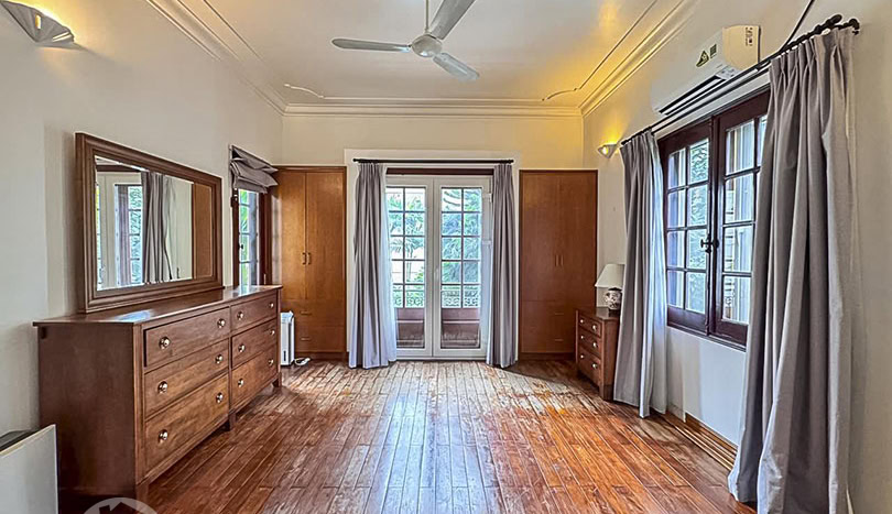 Unfurnished House with Garden & Swimming Pool in Tay Ho