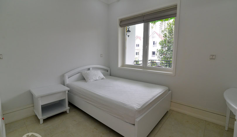 Beautifully furnished 5-bedroom villa in Vinhomes Riverside for rent