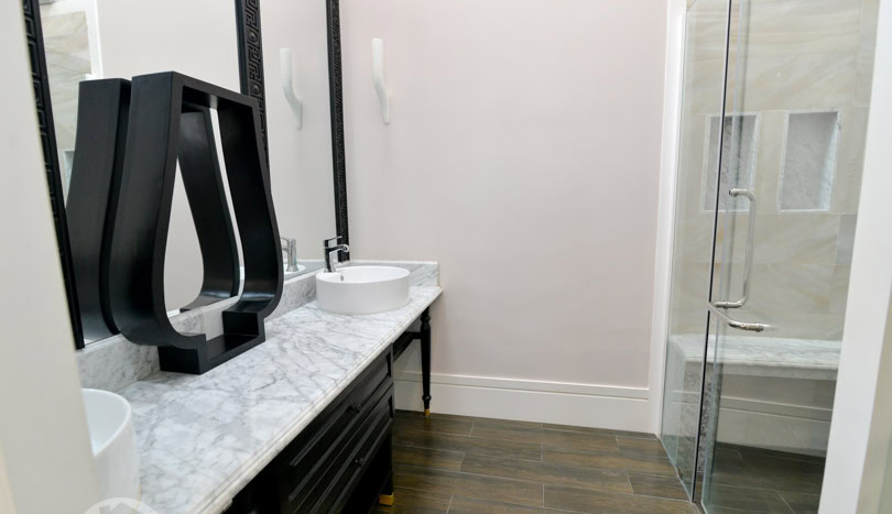 Beautifully furnished 5-bedroom villa in Vinhomes Riverside for rent