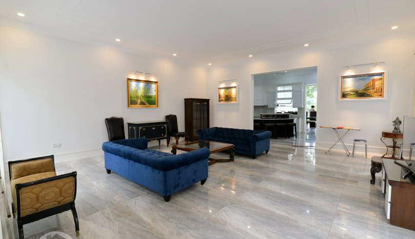 Beautifully furnished 5-bedroom villa in Vinhomes Riverside for rent
