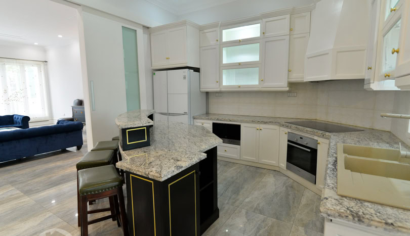 Beautifully furnished 5-bedroom villa in Vinhomes Riverside for rent