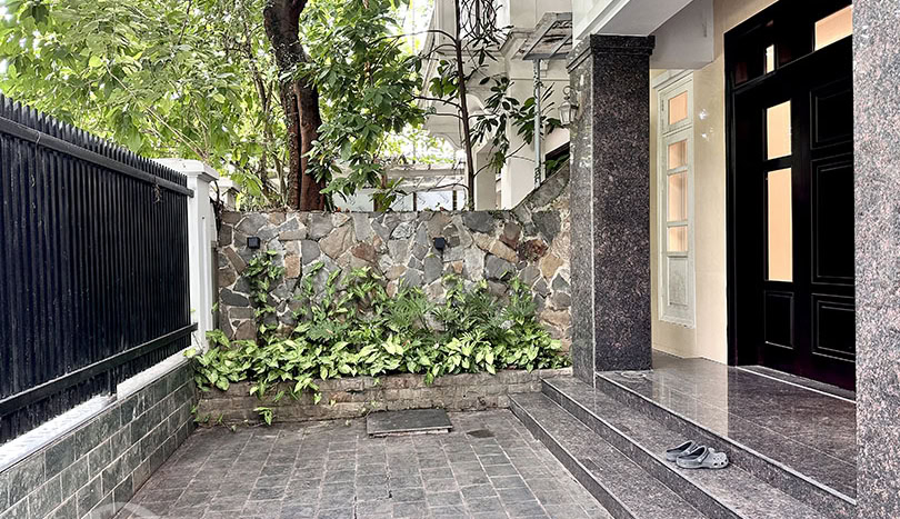 Furnished & Renovated 4-Bedroom House for Rent in D Block Ciputra